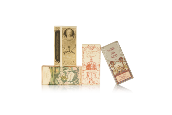 Ribbon gift packaging